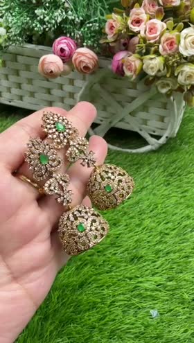 Rs 3650 Jhumki Set
